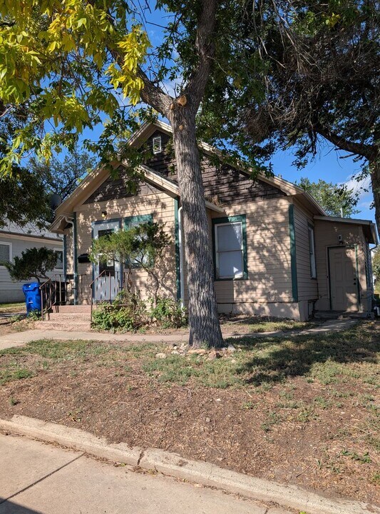 921 5th St in Rapid City, SD - Building Photo