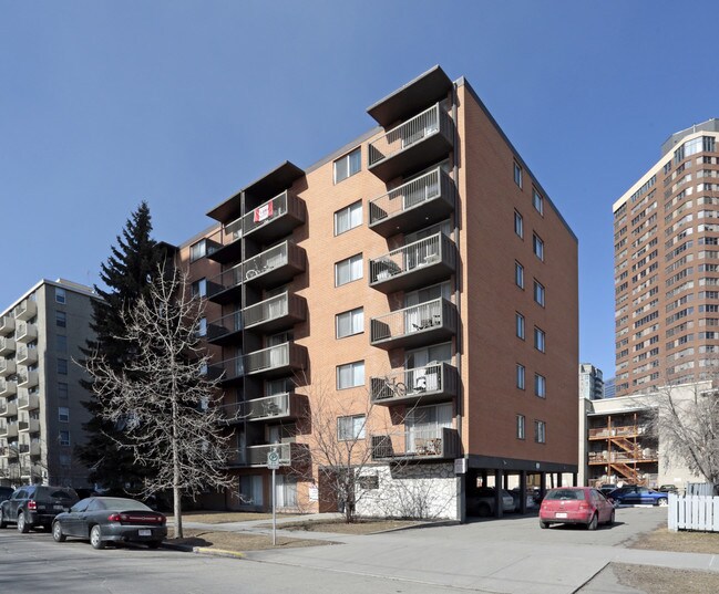 Chelsea House in Calgary, AB - Building Photo - Building Photo