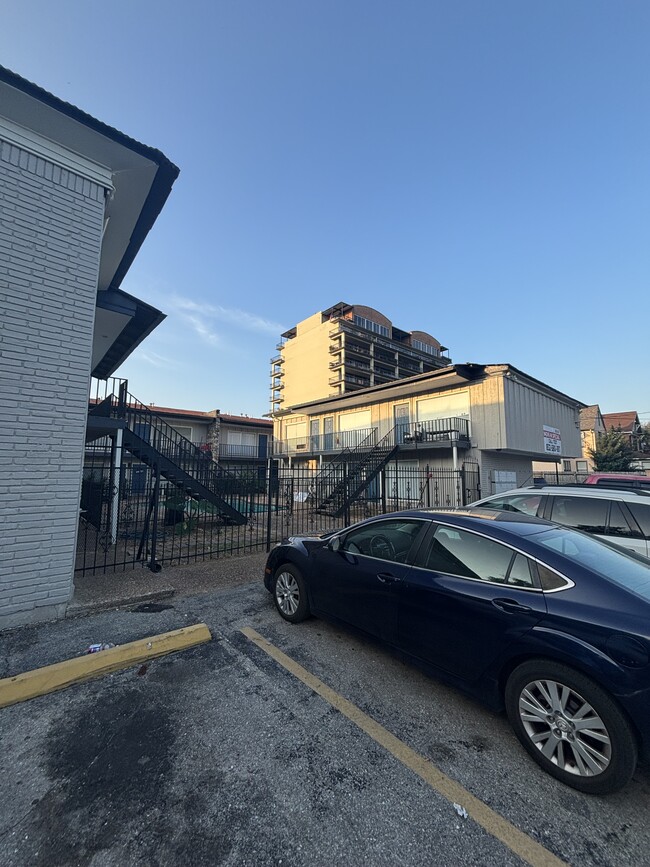 414 Marshall St in Houston, TX - Foto de edificio - Building Photo