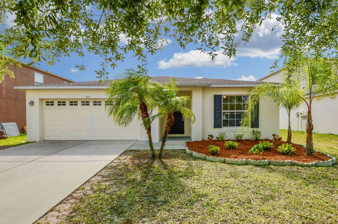 5113 Ballard Crest Ln in Wesley Chapel, FL - Building Photo