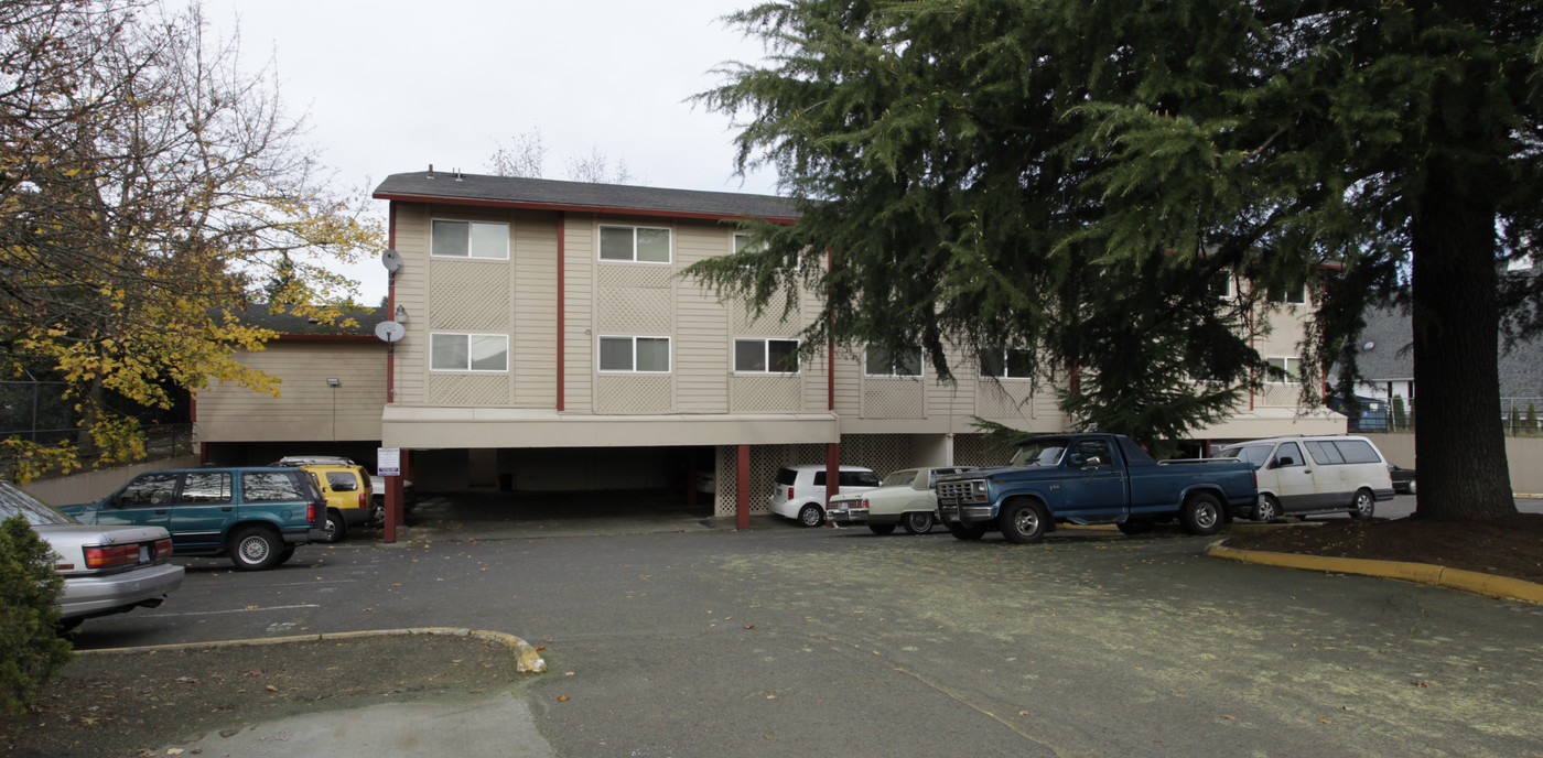 The Courtyard on Stark in Portland, OR - Building Photo