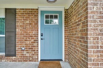 302 Manden Rd in Pooler, GA - Building Photo - Building Photo