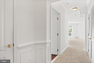 1002 Elmcroft Blvd in Rockville, MD - Building Photo - Building Photo