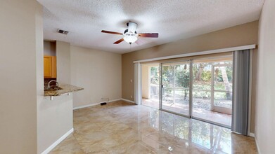 4903 Palmbrooke Cir in West Palm Beach, FL - Building Photo - Building Photo
