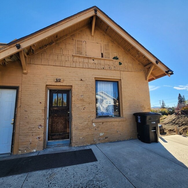 property at 312 W Aluminum St