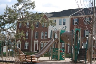 42956 Miltec Ter in Chantilly, VA - Building Photo