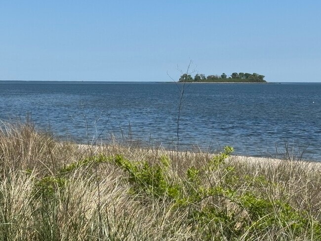 51 E Broadway in Milford, CT - Building Photo - Building Photo