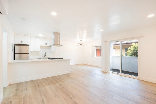 property at 1235 N Ogden Dr