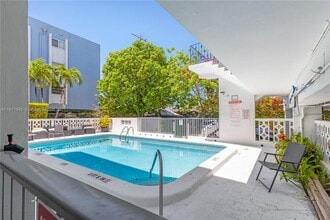 810 Salzedo St in Coral Gables, FL - Building Photo - Building Photo