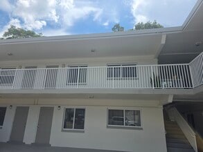 2590 First St, Unit 213 in Ft. Myers, FL - Building Photo - Building Photo