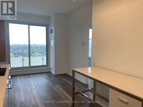 75-2275 Canterbury Pl in Toronto, ON - Building Photo - Building Photo