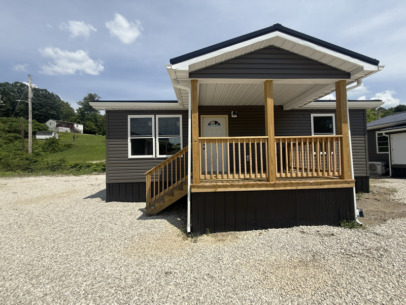6517 Daniels Fork in Ashland, KY - Building Photo