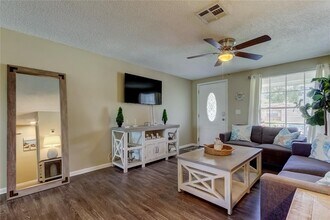 12529 Mondragon Dr in Tampa, FL - Building Photo - Building Photo