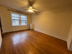 4911 N Glenwood Ave in Chicago, IL - Building Photo - Building Photo