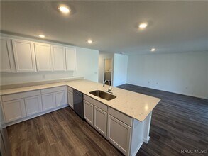 7936 N Golfview Dr in Citrus Springs, FL - Building Photo - Building Photo