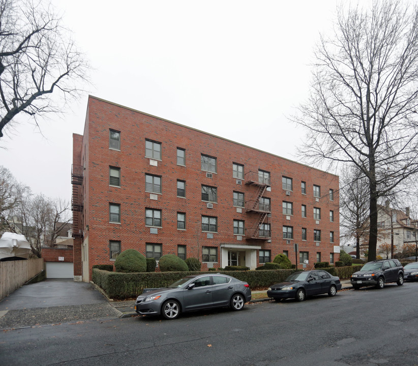 Summit House in Mount Vernon, NY - Foto de edificio