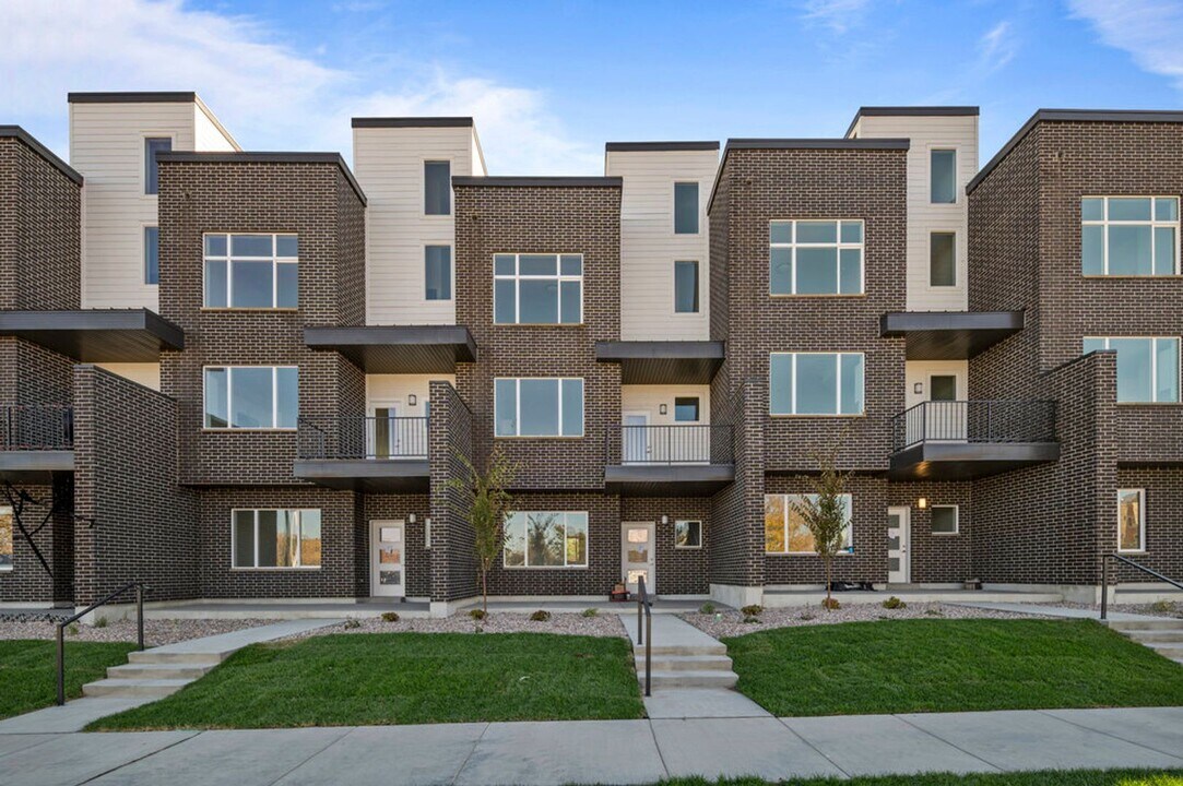 3556 Blue Tee Ln in West Valley City, UT - Building Photo