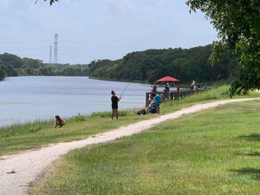 210 Lake Dr in Freeport, TX - Building Photo - Building Photo