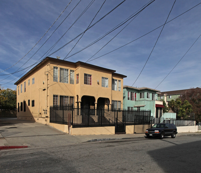 411 N Bixel Ave in Los Angeles, CA - Foto de edificio