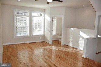 44692 Collingdale Terrace in Ashburn, VA - Building Photo - Building Photo