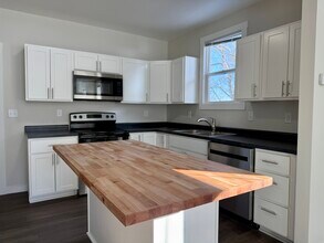 427 Jefferson St, Unit 1 in Red Wing, MN - Foto de edificio - Building Photo