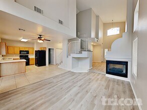 6667 Whistling Swan Way in Las Vegas, NV - Building Photo - Building Photo