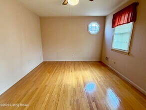 2610 Veterans Pkwy in Jeffersonville, IN - Building Photo - Building Photo