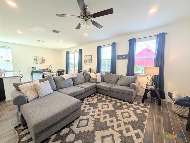 property at 118 Canopy Oak Rd