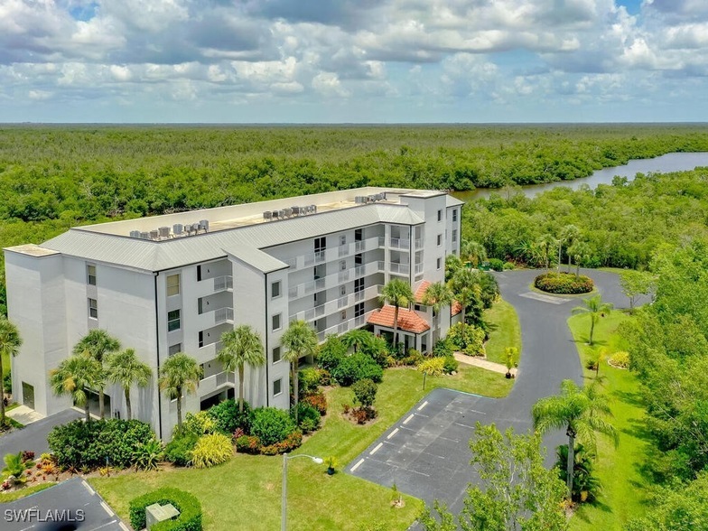 300 Stevens Landing Dr in Marco Island, FL - Building Photo