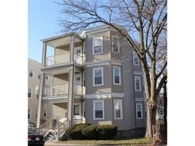 33 Newburg St, Unit 3 in Boston, MA - Building Photo