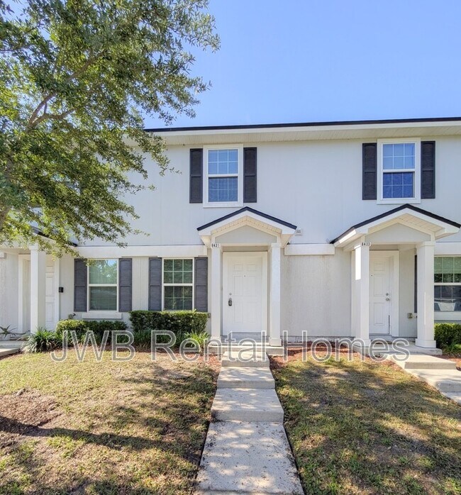 8431 McGirts Village Ln in Jacksonville, FL - Building Photo - Building Photo