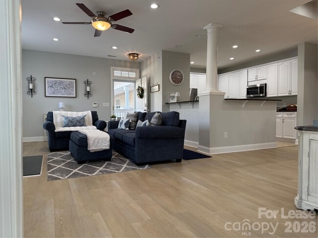 property at 9033 Rosalyn Glen Rd