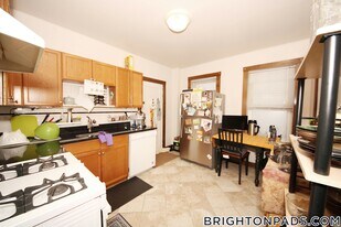 29 Justin Rd, Unit 1 in Boston, MA - Building Photo