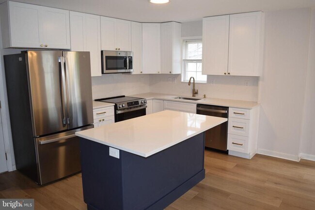 3011 Roberts Rd in Aston Township, PA - Building Photo - Building Photo