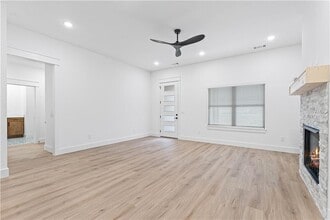 16 Celtic Dr in Bella Vista, AR - Foto de edificio - Building Photo