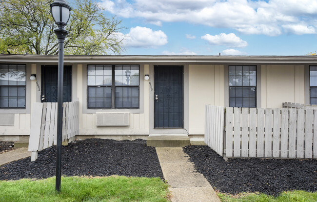 Independence Village Apartments in Reynoldsburg, OH - Foto de edificio - Building Photo