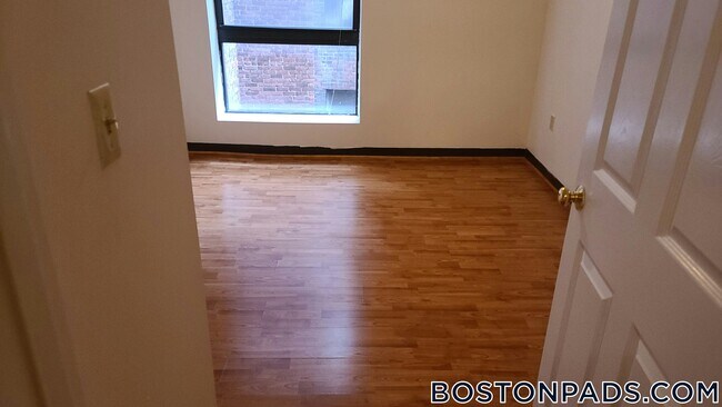property at 81 Essex St