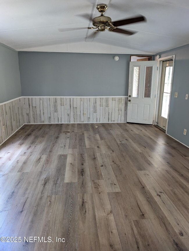 220 Guy Ave in Interlachen, FL - Building Photo - Building Photo
