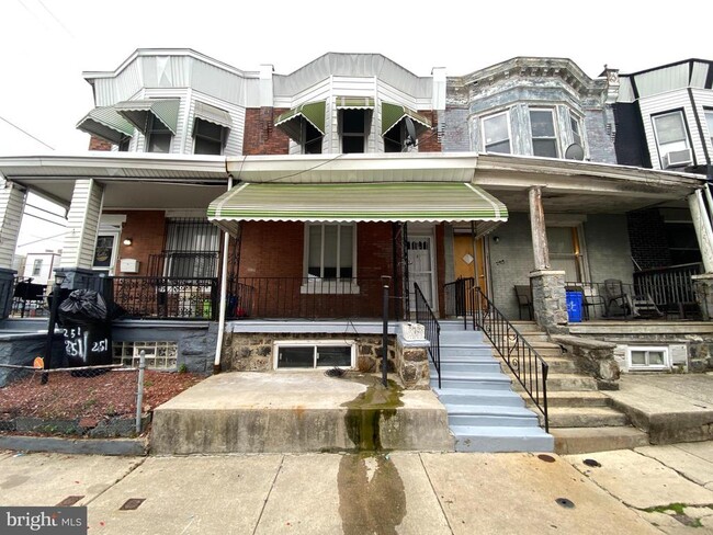 property at 253 S Ithan St