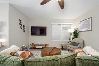 4850 E Desert Cove Ave in Scottsdale, AZ - Building Photo - Building Photo