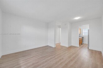 668 NW 31st St in Miami, FL - Building Photo - Building Photo