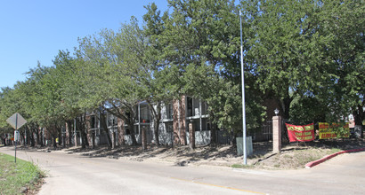 Timbers of Inwood Forest in Houston, TX - Foto de edificio - Building Photo