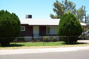 403 W Howe St in Tempe, AZ - Building Photo