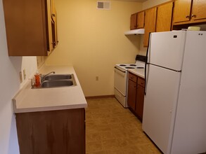 Kiwanis Manor Apartments in Freeport, IL - Building Photo - Building Photo