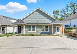 419 E Elm St in Denison, TX - Building Photo