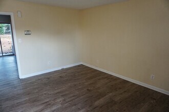 2505 Flint Dr in Wilmington, NC - Building Photo - Building Photo