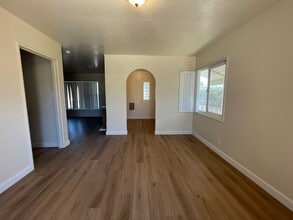 125 N Elm Ave in Ripon, CA - Building Photo - Building Photo