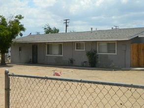 13341 Navajo Rd in Apple Valley, CA - Building Photo - Building Photo