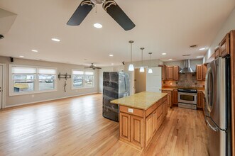 5806 Flanders St in Springfield, VA - Building Photo - Building Photo