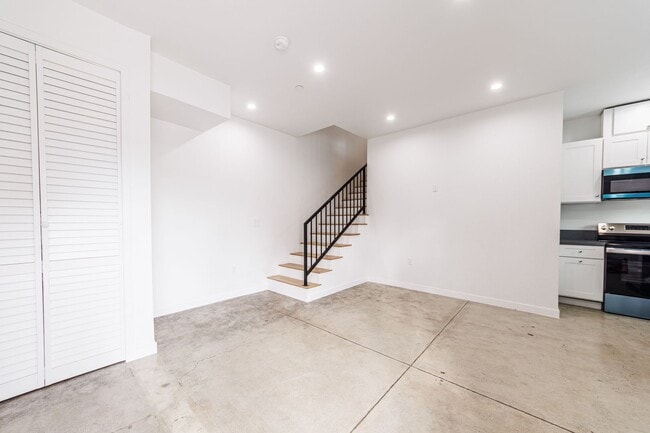11841 Runnymede St in Los Angeles, CA - Building Photo - Building Photo